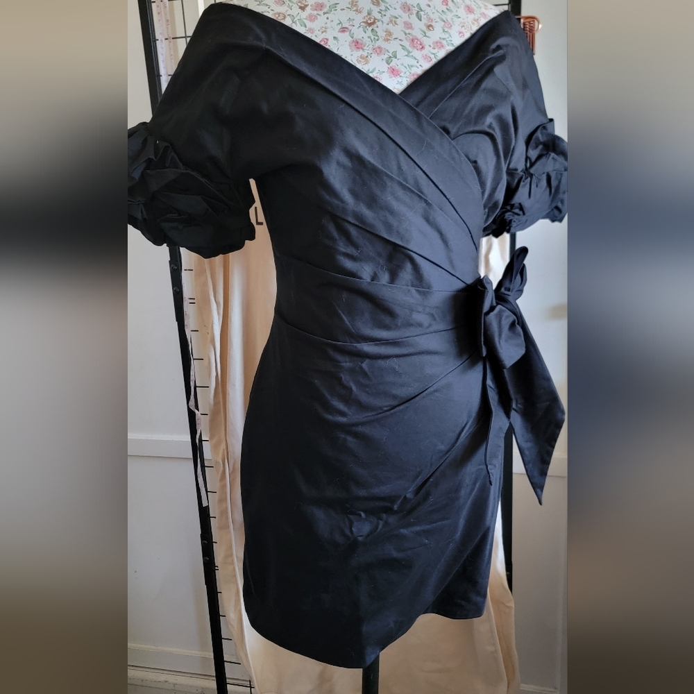 Fame And Partners Elegant Black Off-Shoulder Wrap Dress with Side Bow Size 4 - Picture 2 of 10